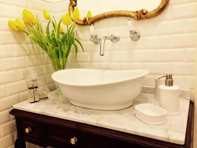 La Belle Coquette Bed & Breakfast Como