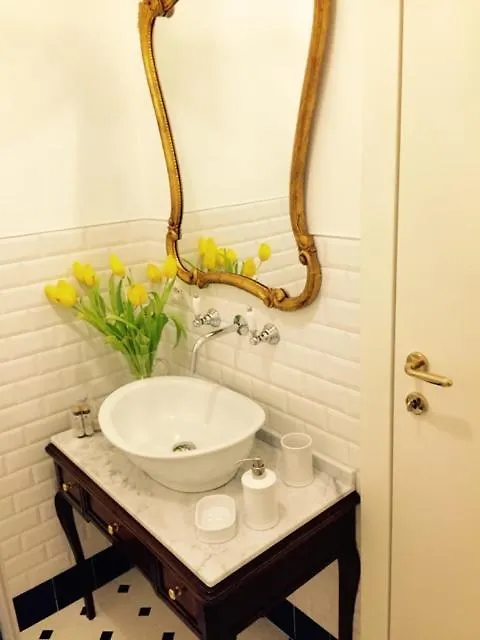La Belle Coquette Bed & Breakfast Como