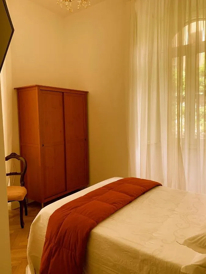 La Belle Coquette Bed & Breakfast Como